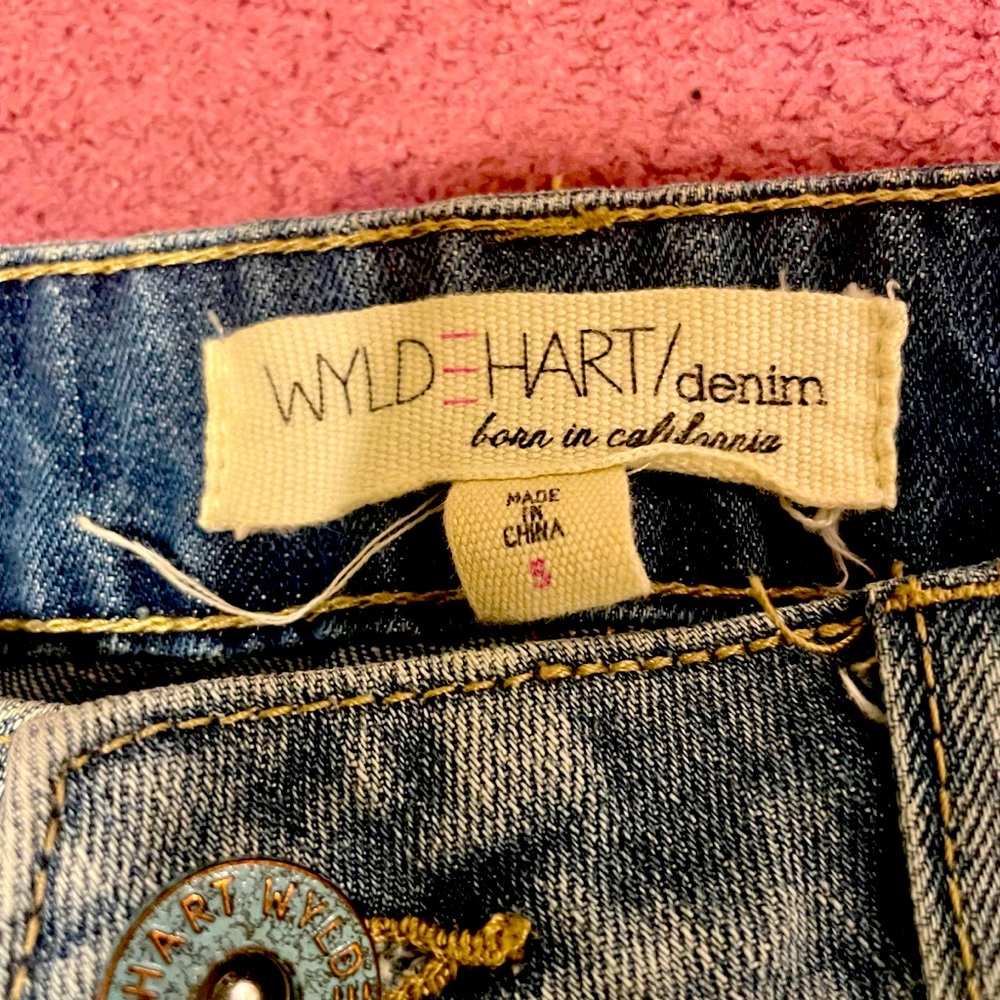 Size 5 - Wylde Heart Tribal Print Denim Shorts - Picture 3 of 5